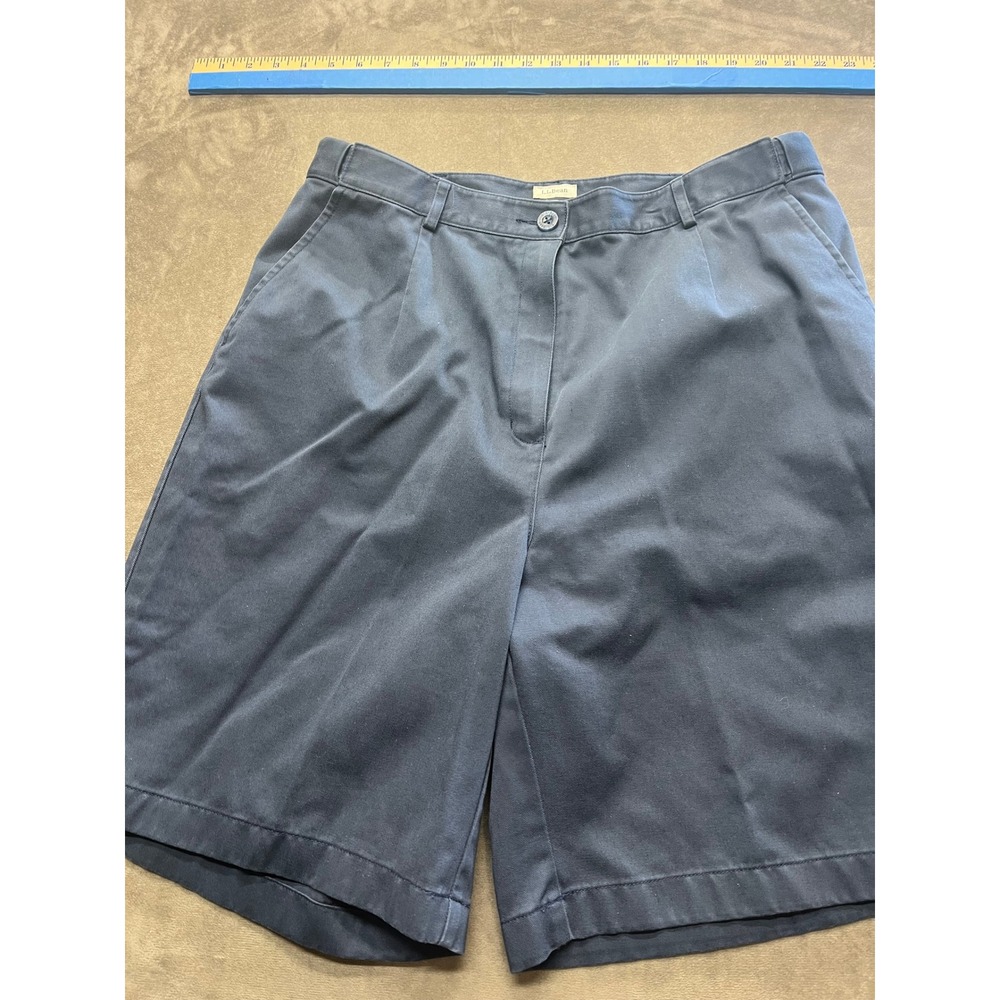LL Bean womens Navy Blue Original Fit‎ Pleated Chino Shorts Size 16 Regular